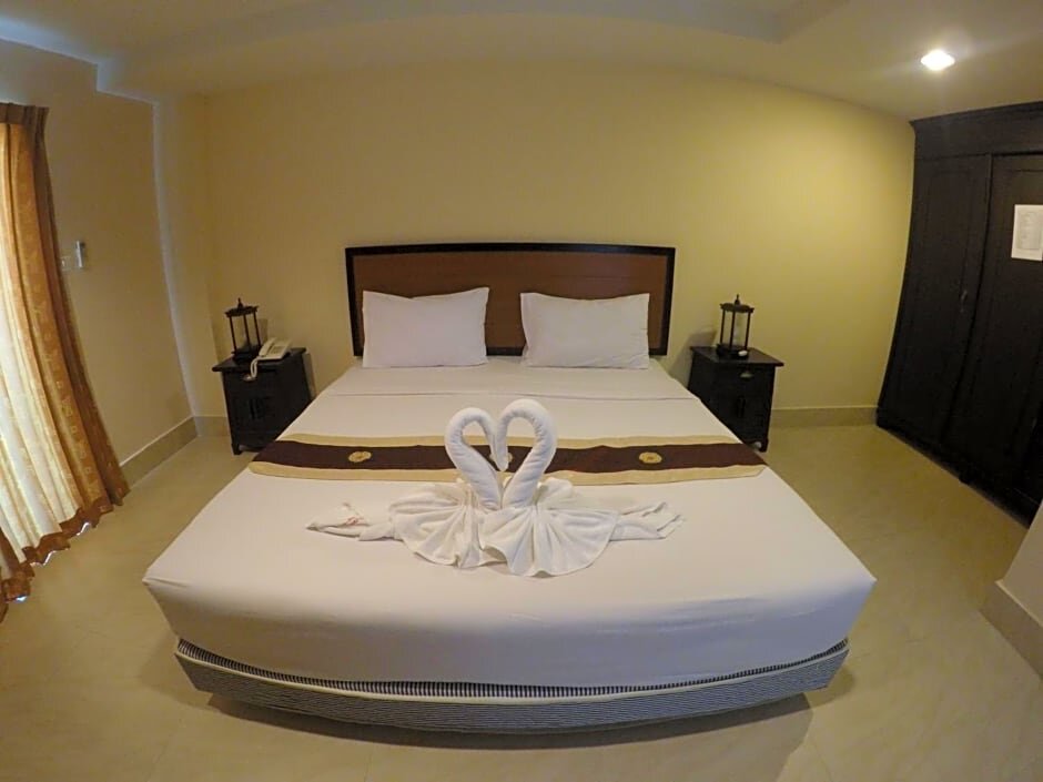 Superior room Rayong Lanna Hotel