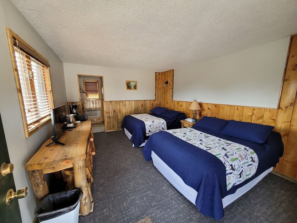 Четырёхместный номер Comfort Yellowstone Valley Inn