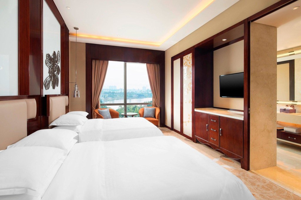 Standard Double Club room Sheraton Changde Wuling Hotel