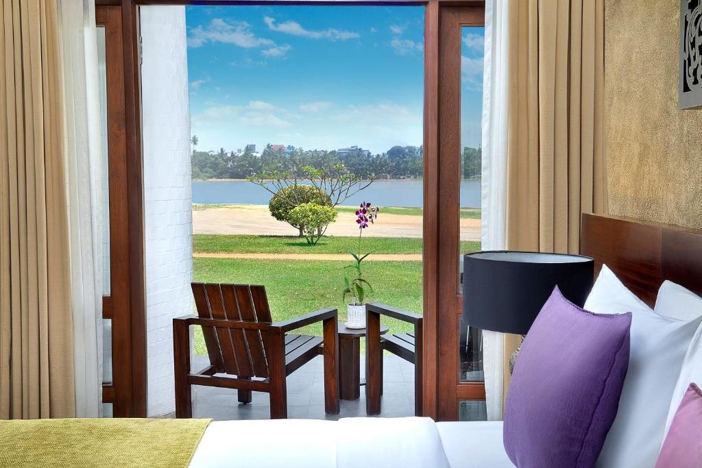 Номер Deluxe с видом на залив Avani Kalutara Resort