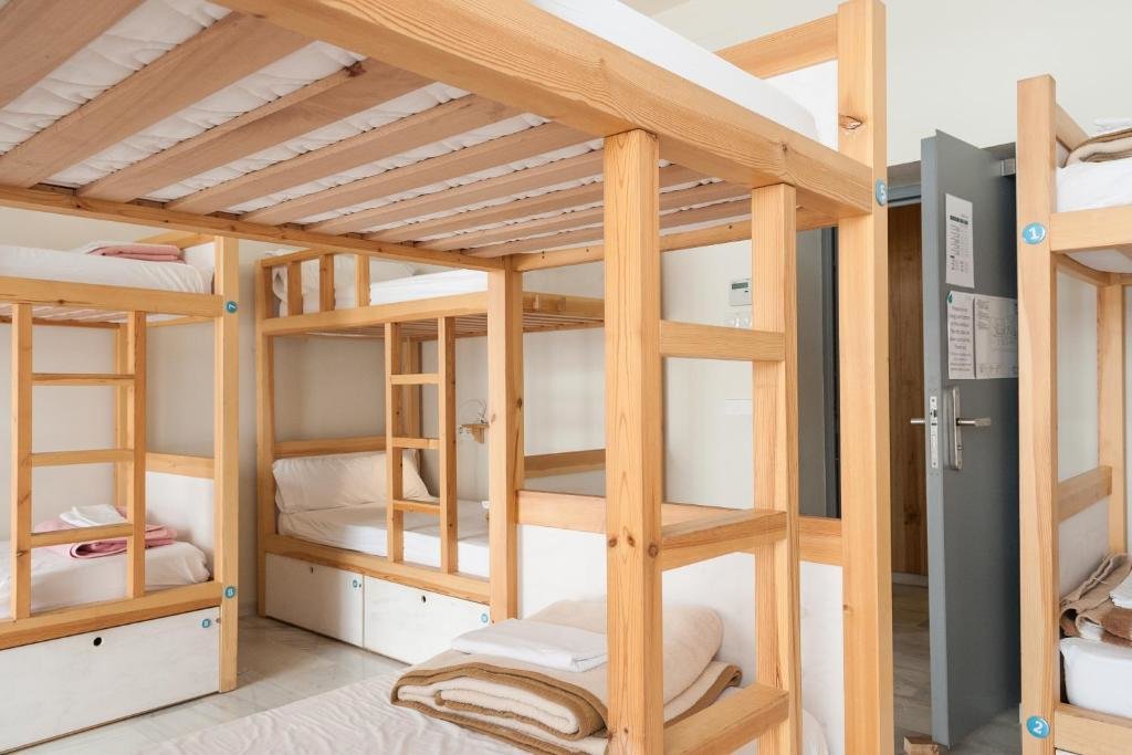 Кровать в общем номере (женский номер) The Nomad Hostel&Pension