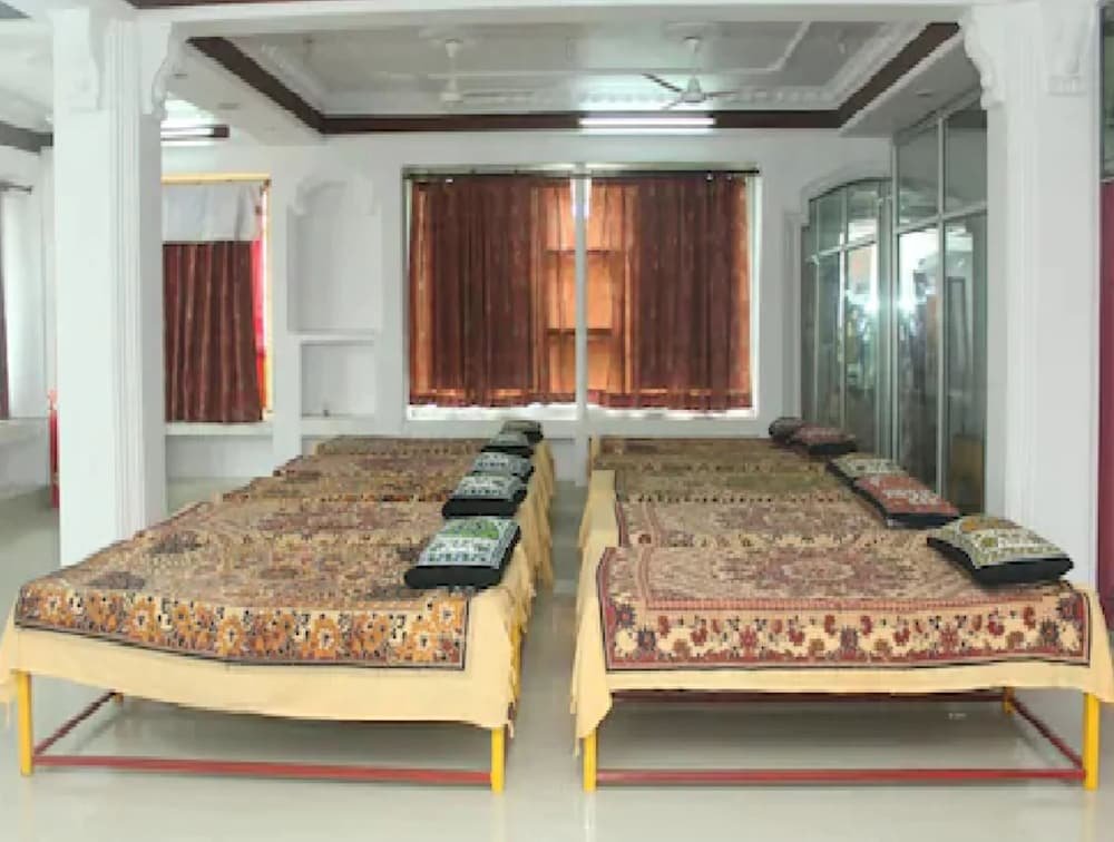 Bett im Wohnheim Goroomgo R. K. Dormitory Lucknow