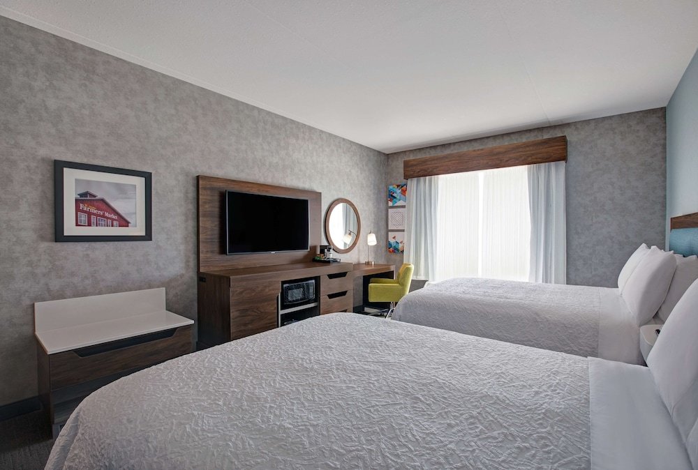 Четырёхместный номер Standard Hampton Inn & Suites By Hilton Waterloo St. Jacobs