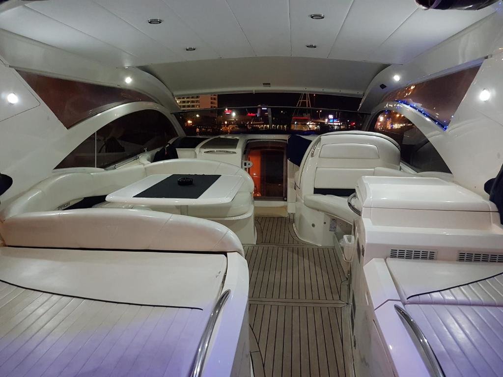 Номер Luxury с балконом и с красивым видом из окна Red Sea Yachts