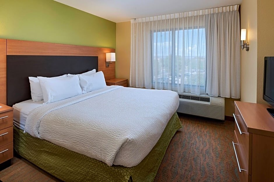 Четырёхместный люкс с 2 комнатами TownePlace Suites by Marriott Albuquerque North