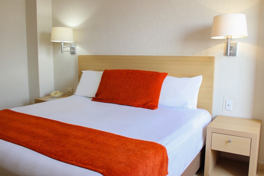 Семейный люкс с 2 комнатами Hotel & Suites Real del Lago
