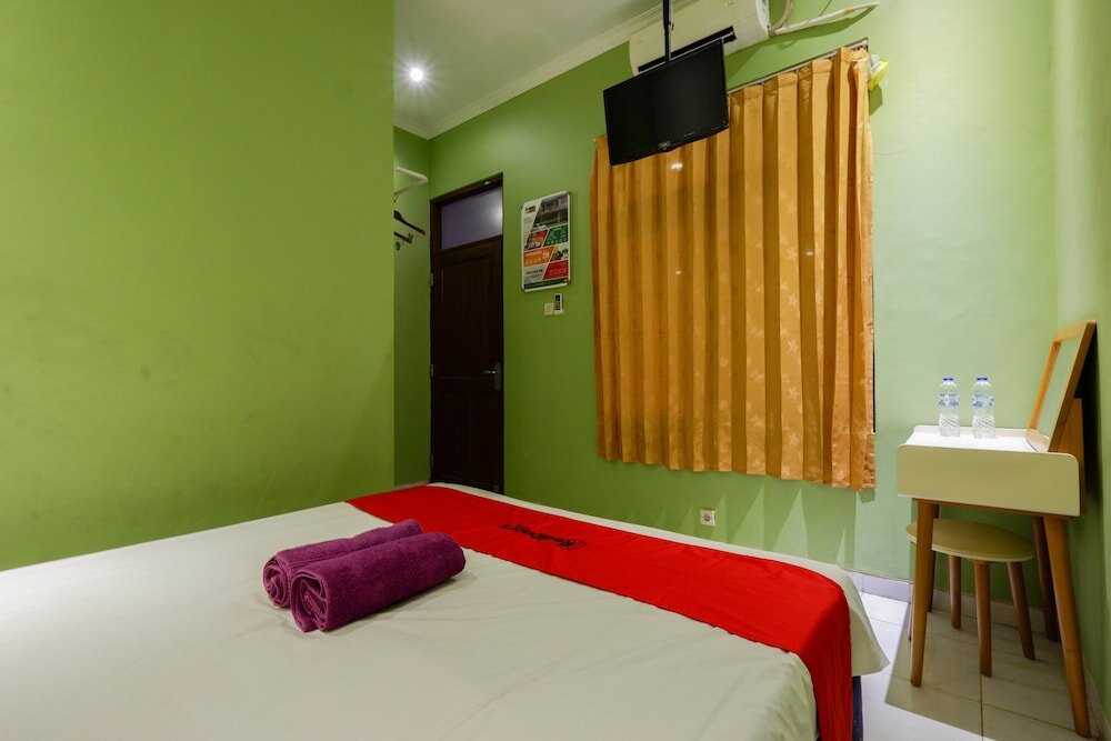 Économie chambre RedDoorz near Universitas Diponegoro 2