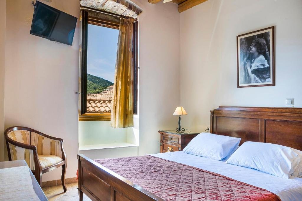 Standard Doppel Zimmer mit Bergblick Authentic Suites in Fiscardo