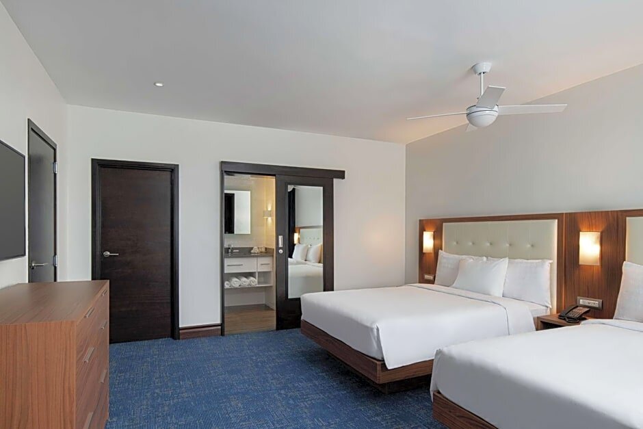 Четырёхместный люкс Homewood Suites By Hilton Santo Domingo