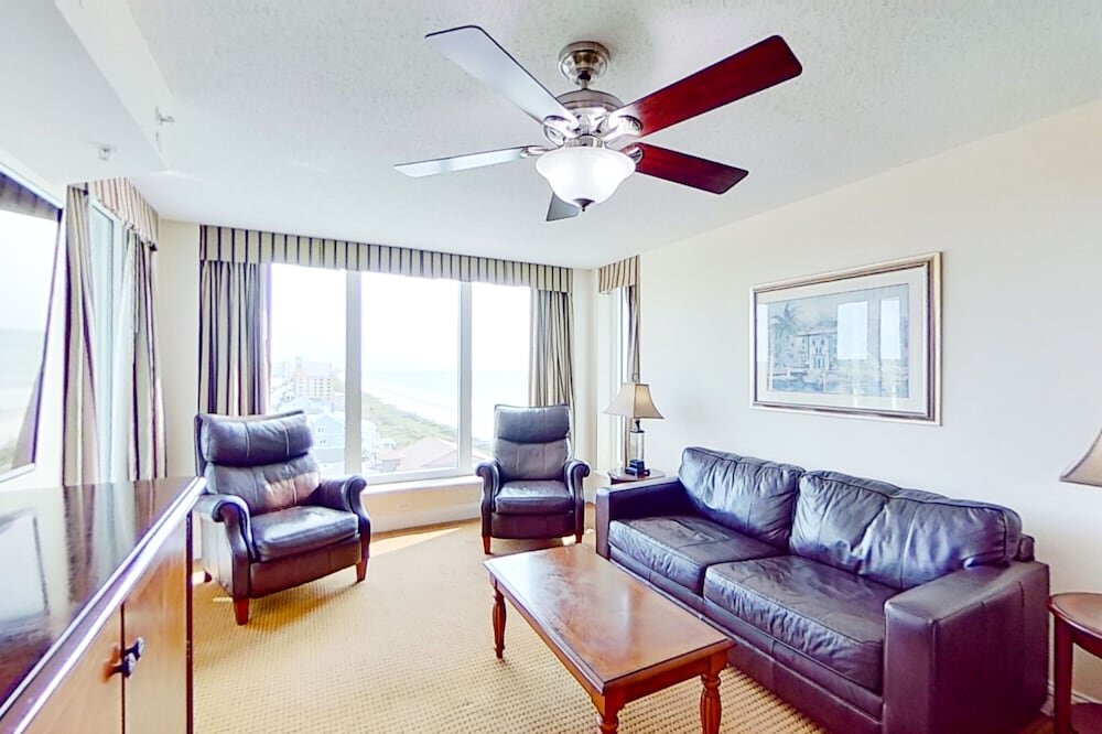 Habitación Estándar 2 dormitorios con balcón y frente a la playa Bahama Sands Luxury Condominiums