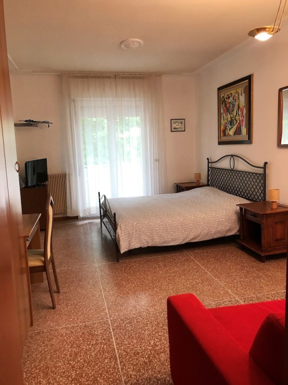 2 Bedrooms Apartment with balcony Pensione Imperia