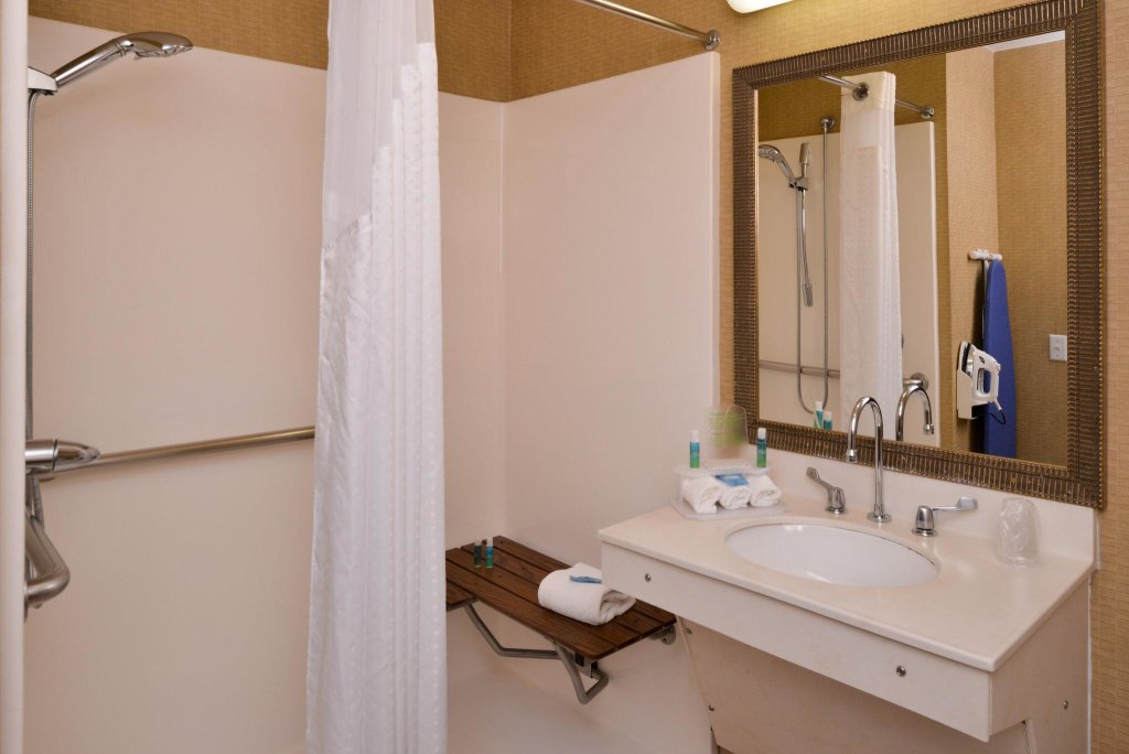 Standard Double room Holiday Inn Express Hotel & Suites North Little Rock, an IHG Hotel