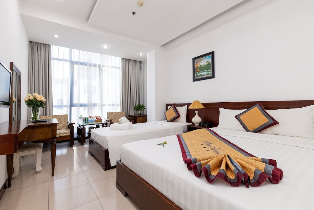 Superior Triple room with city view STAR DA NANG HOTEL