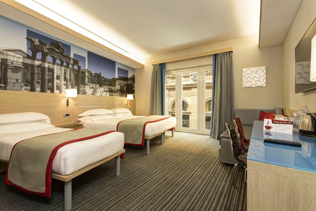 Standard Vierer Zimmer iQ Hotel Roma
