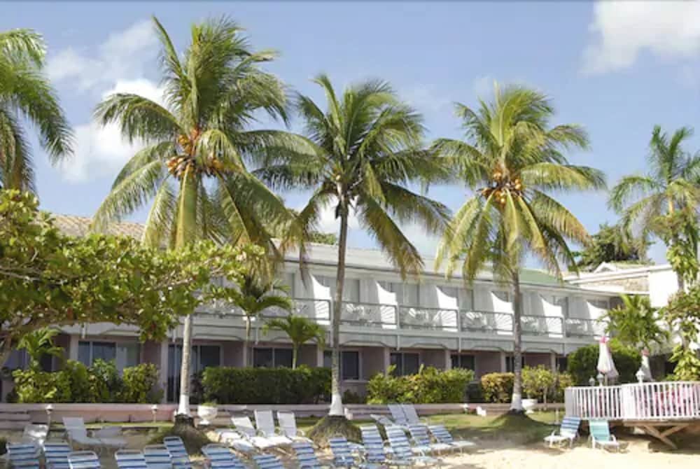 Номер Superior Shaw Park Beach Hotel & Spa
