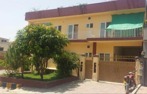 zaib's guest house E/11/3 islamabad
