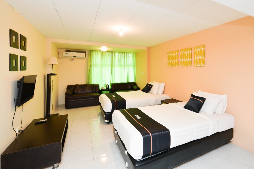 Famille suite OYO 2487 Sampurna Jaya Hotel