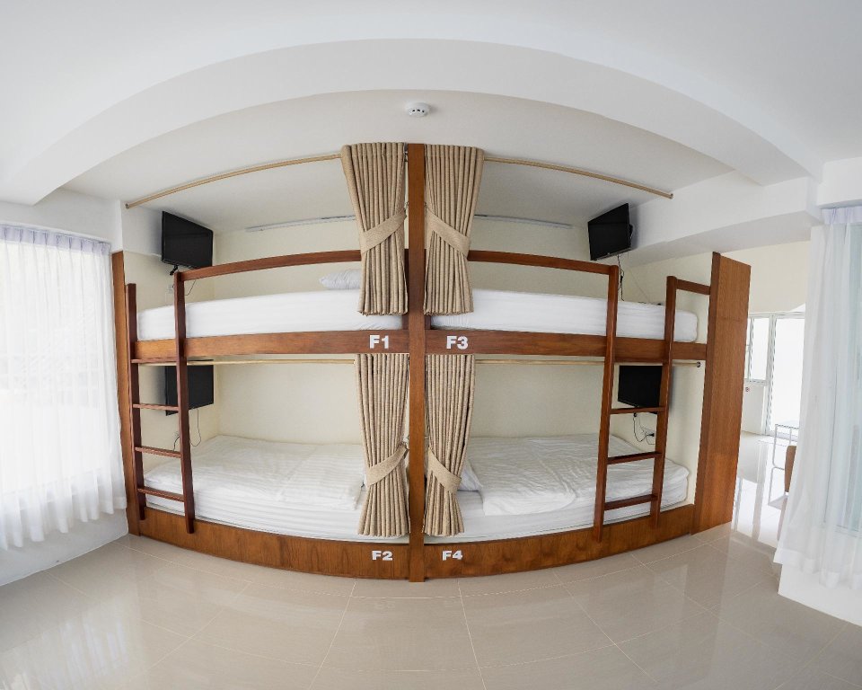Кровать в общем номере (женский номер) The Restel Chiang Mai