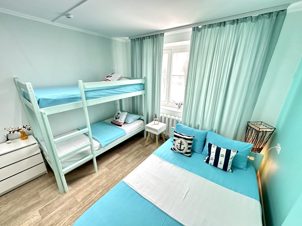 Standard Vierer Familie Zimmer Compass Mini Hotel Hostel