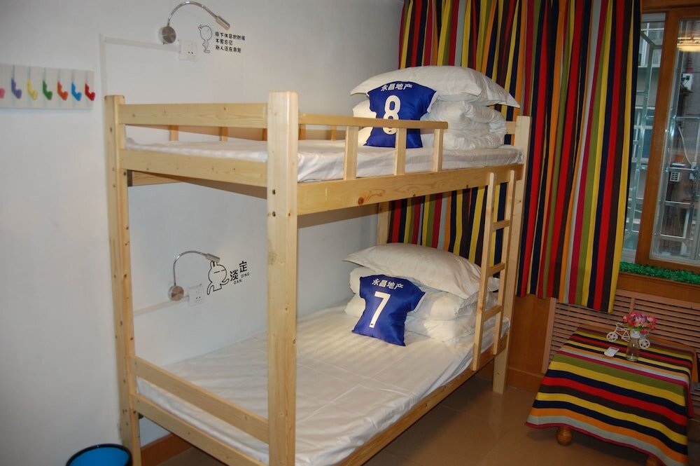 Кровать в общем номере (мужской номер) Shijiazhuang YC Hostel