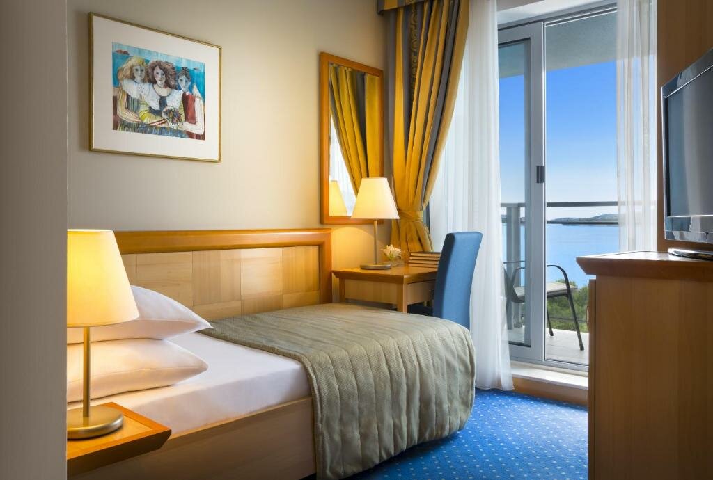 Standard Single room with balcony Aminess Grand Azur Hotel