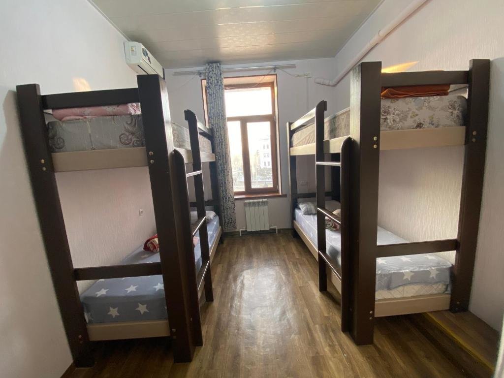 Кровать в общем номере Hostel Highway