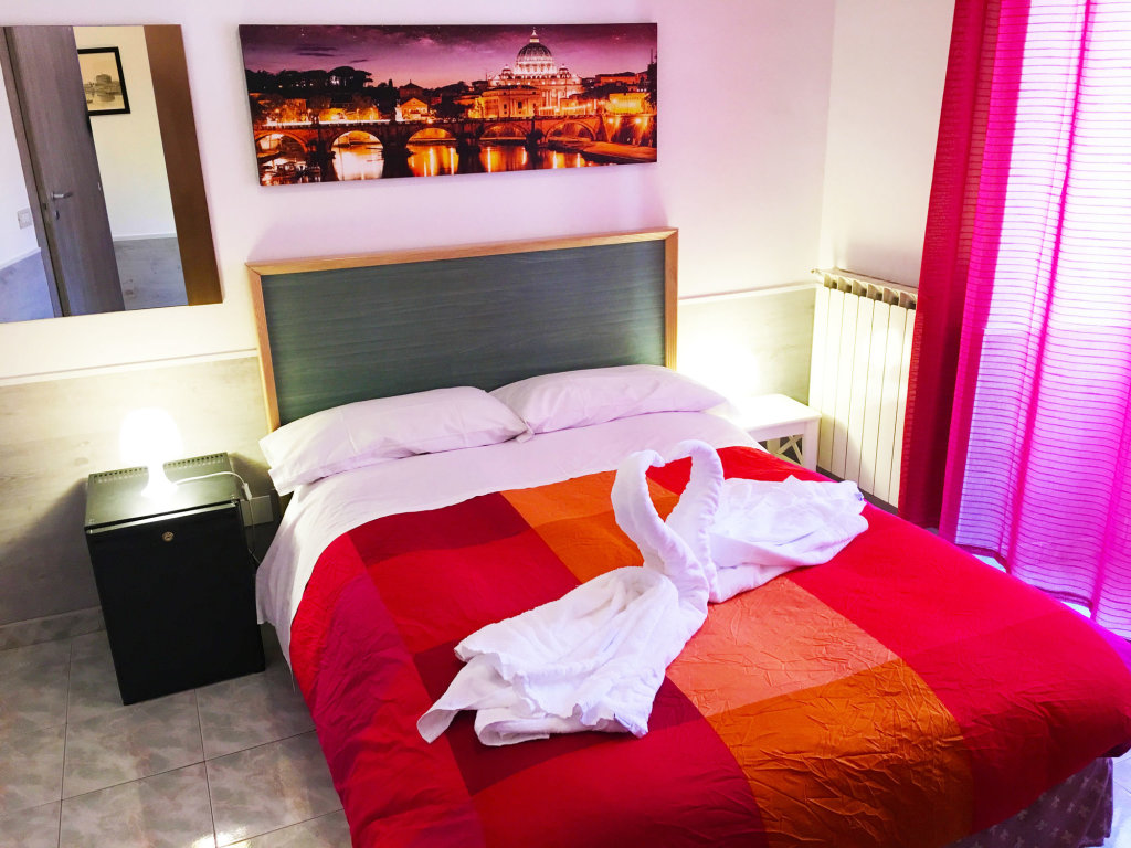 Holiday rooms. Апартаменты в Риме my Enchanting Roman Holidays. Holiday Room.