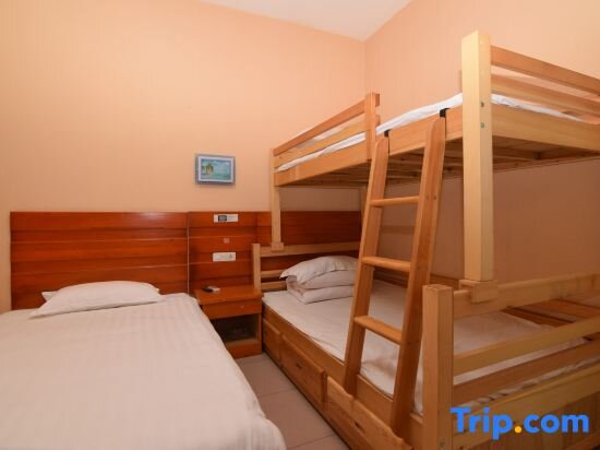 Bed in Dorm (female dorm) Wudangshan Tanluzhe Youth Hostel