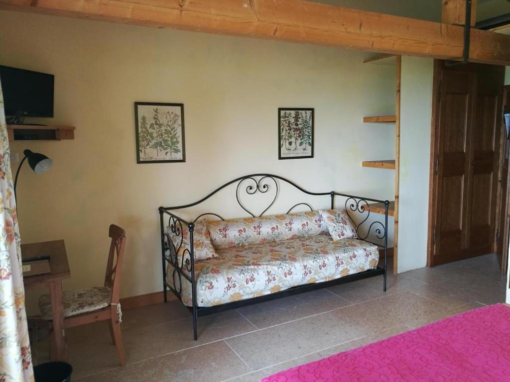Standard Triple room with balcony Costa degli Ulivi