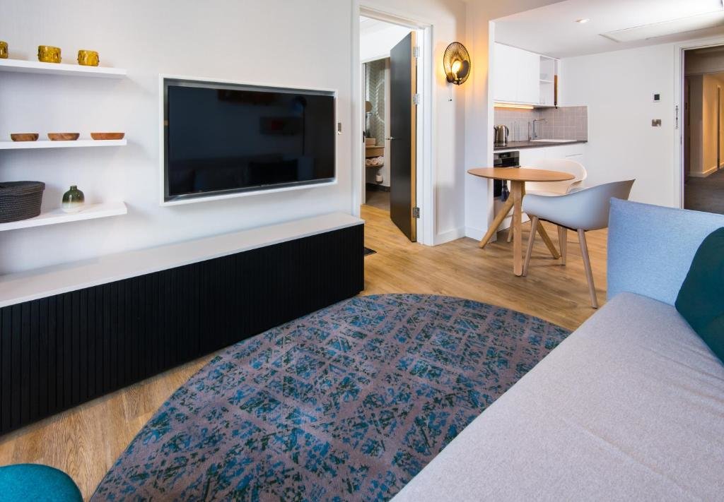 Двухместный люкс c 1 комнатой Staybridge Suites - Cardiff, an IHG Hotel