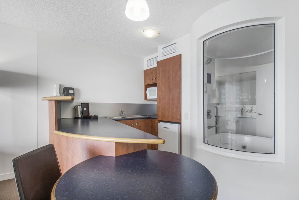 1 Bedroom Standard room with balcony and with ocean view Mantra Mooloolaba Beach