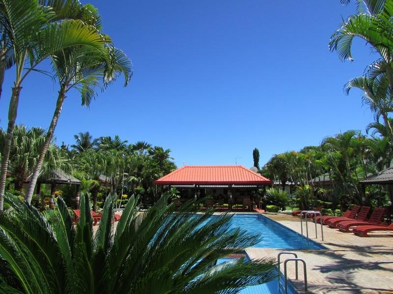 Кровать в общем номере (мужской номер) с видом на сад Wailoaloa Beach Resort Fiji