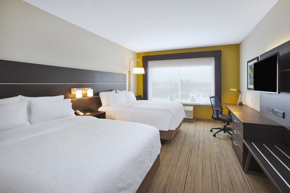 Четырёхместный номер Standard Holiday Inn Express - Auburn Hills South, an IHG Hotel