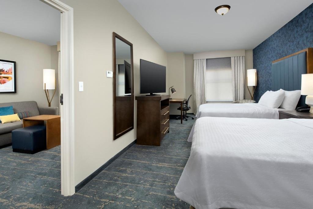 Четырёхместный люкс c 1 комнатой Homewood Suites By Hilton Denver Airport Tower Road