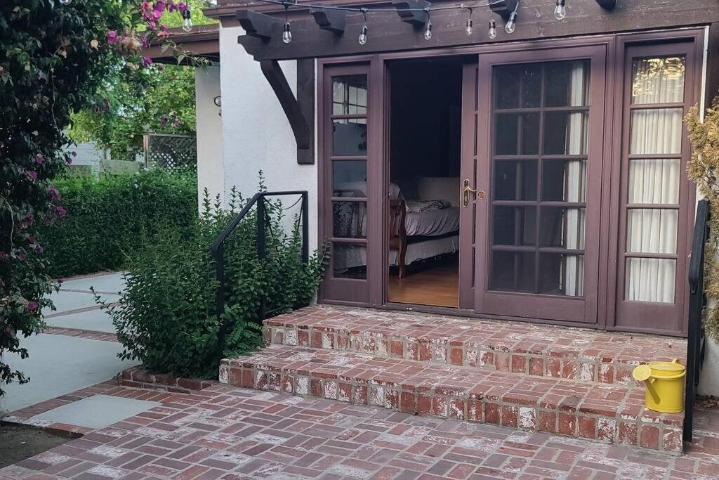 Cottage House, walking distance from Universal Studios