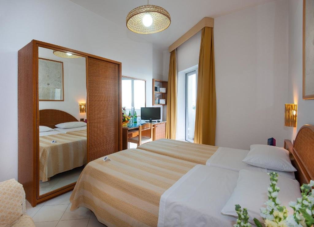 Standard triple chambre Ecoresort Le Sirene - Caroli Hotels