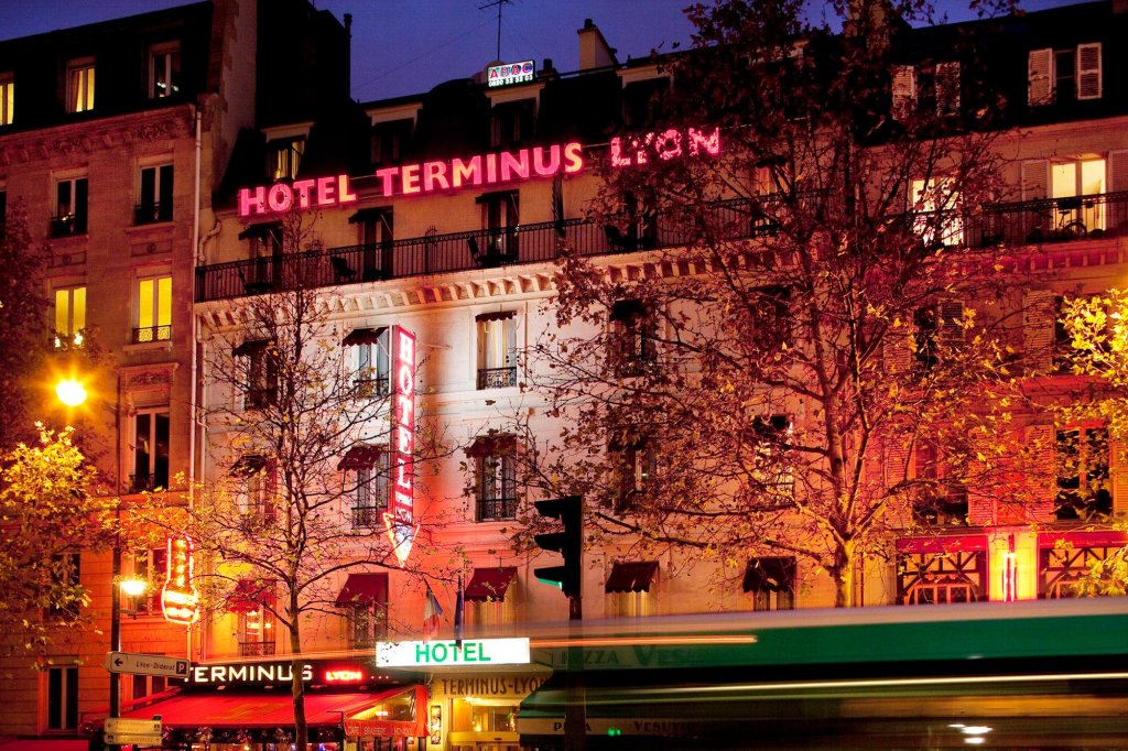Четырёхместный номер Standard Hotel Terminus Lyon