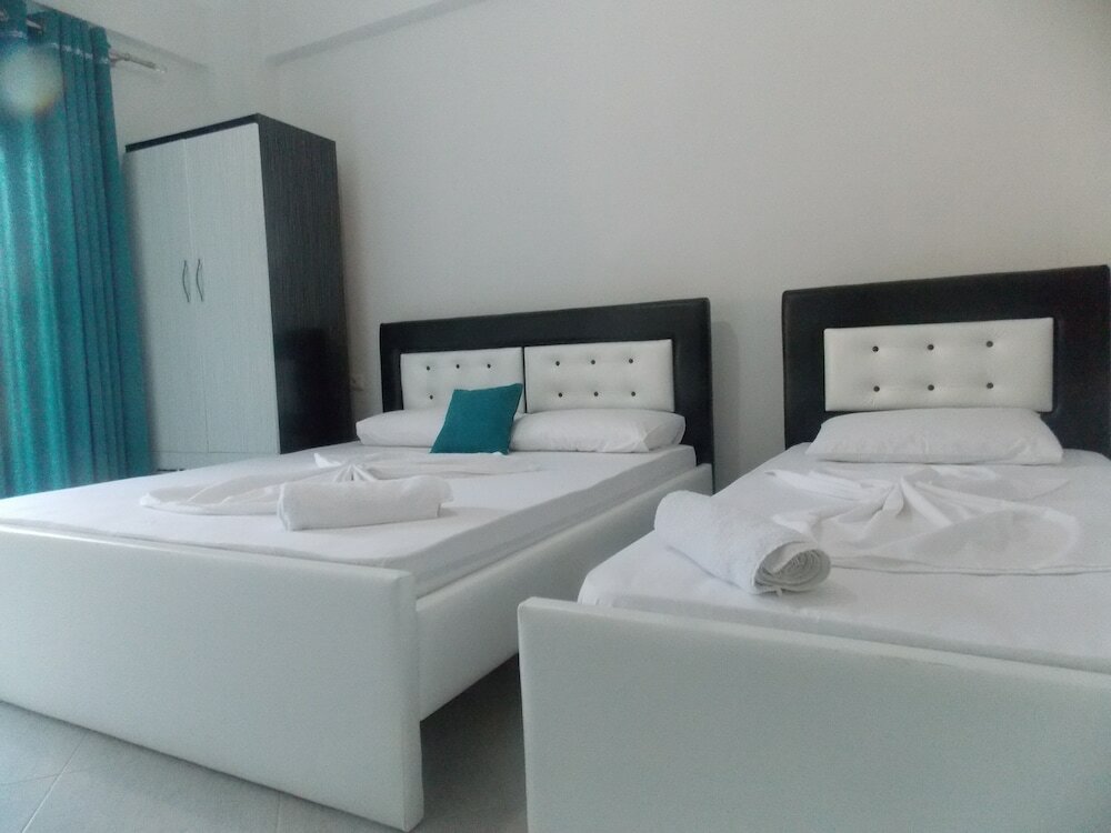 1 Bedroom Apartment with balcony and with sea view Doka Luxury Apartments