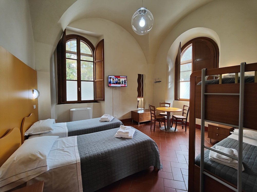 Трёхместный номер Standard Chiostro Delle Monache Hostel Volterra