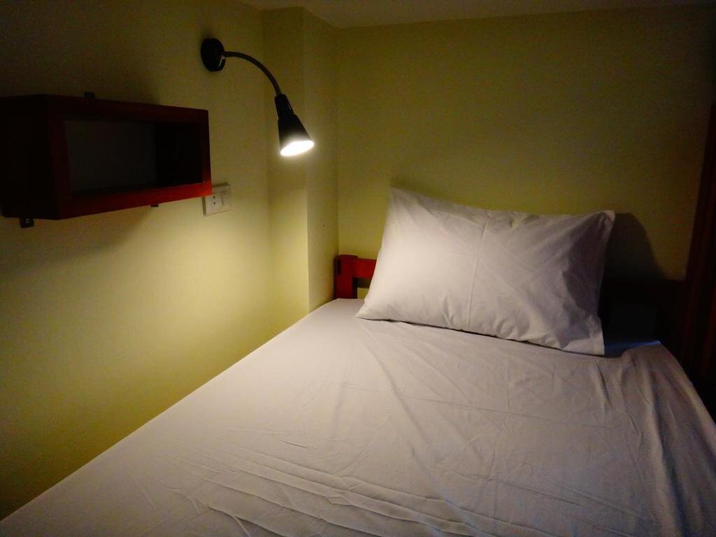 Кровать в общем номере (женский номер) Phangan Pearl Hostel