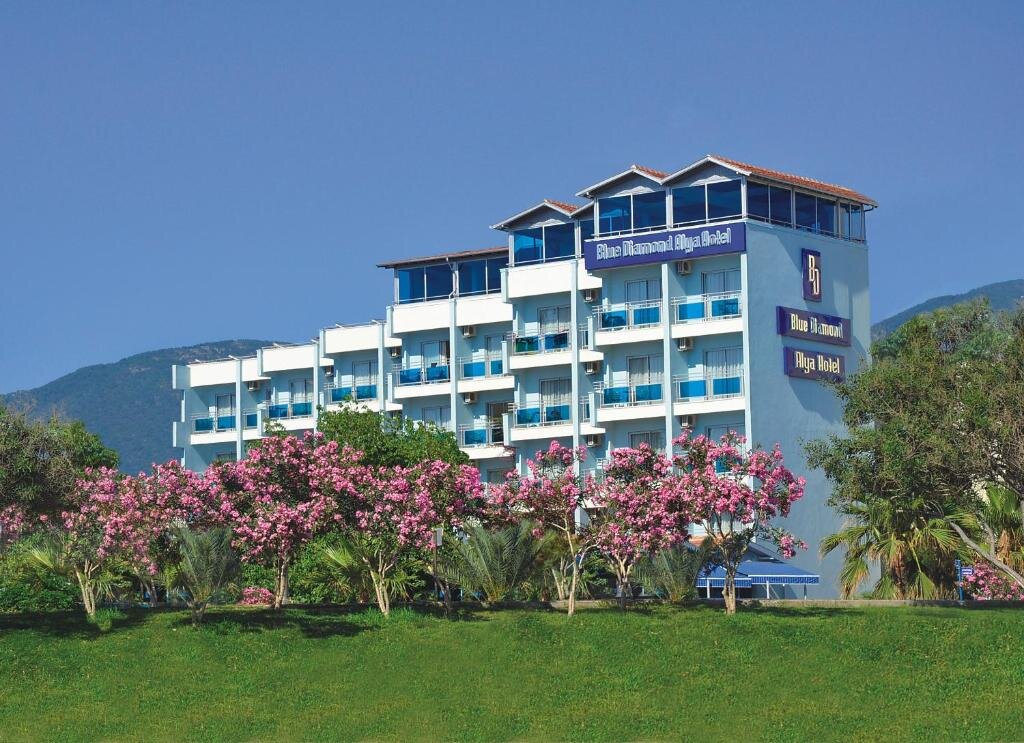 Номер Classic Blue Diamond Alya Hotel
