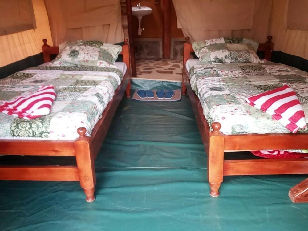 Tente Ruhija Community Rest Camp