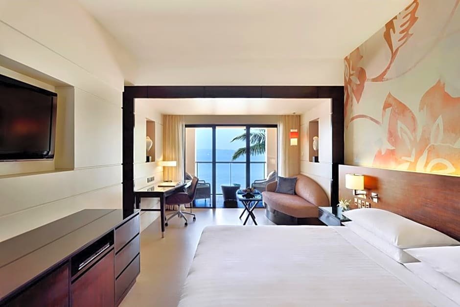 Standard Quadruple room with balcony and with bay view Goa Marriott Resort & Spa