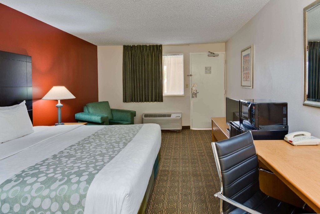 Двухместный номер Standard c 1 комнатой La Quinta Inn by Wyndham Tampa Near Busch Gardens
