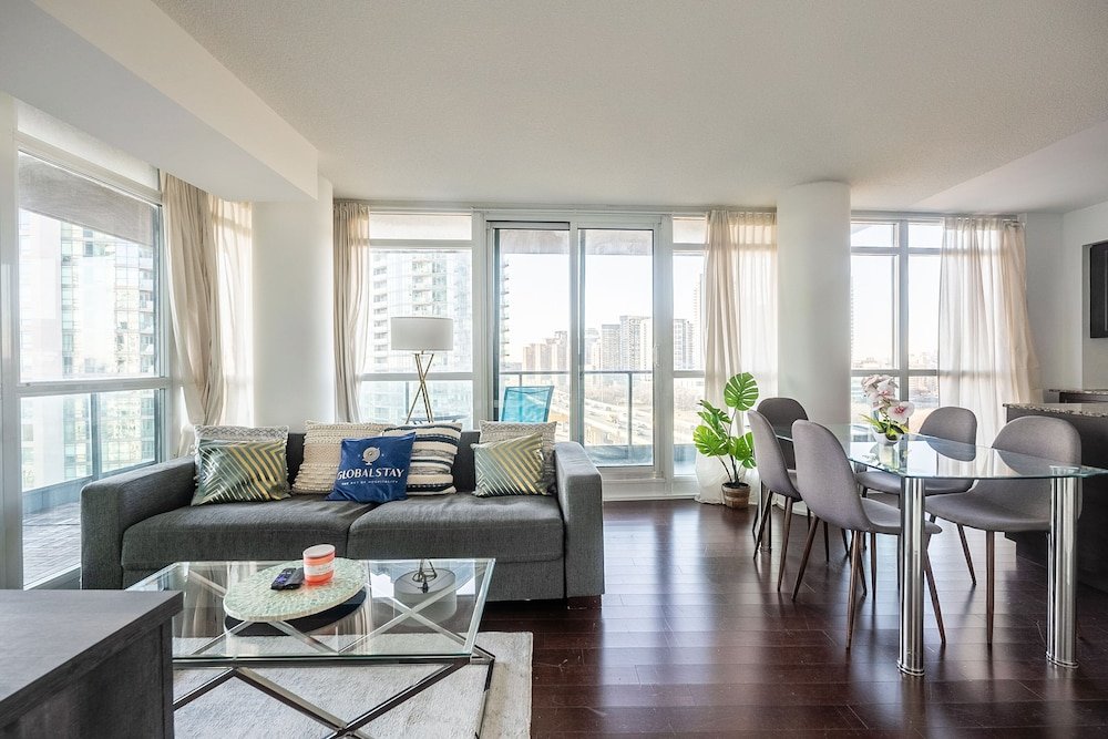 Appartamento 2 camere con balcone e con vista sul lago GLOBALSTAY Magnificent Condos in DT
