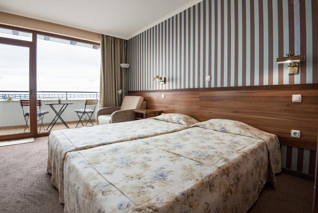 Standard Doppel Zimmer mit Balkon Family Hotel Balchik