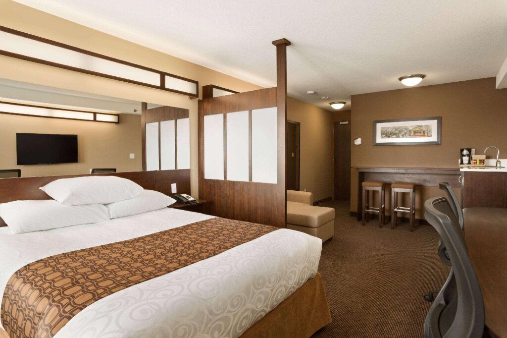Habitación Business Microtel Inn & Suites by Wyndham Blackfalds Red Deer North