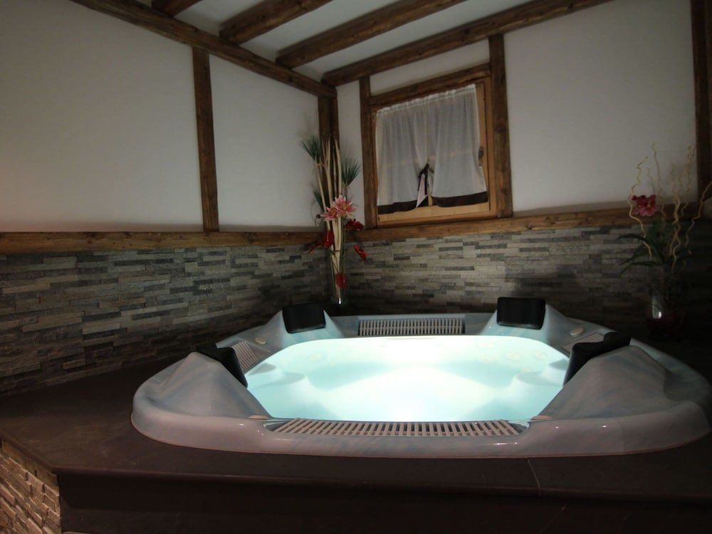 Апартаменты Accommodation With Wellness Center, in Val di Sole
