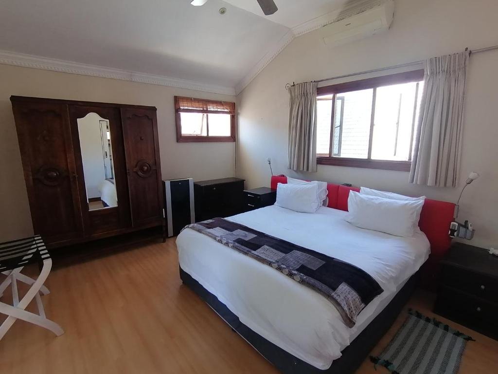 Deluxe Double Suite Swiss Cottage Guest House
