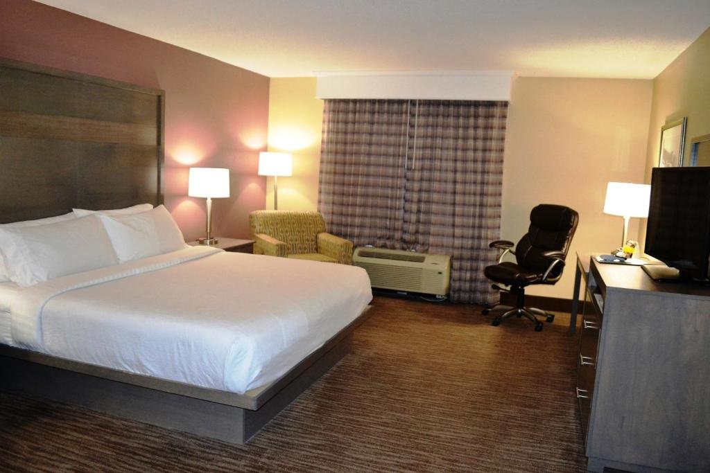 Двухместный номер Executive Holiday Inn Santee, an IHG Hotel